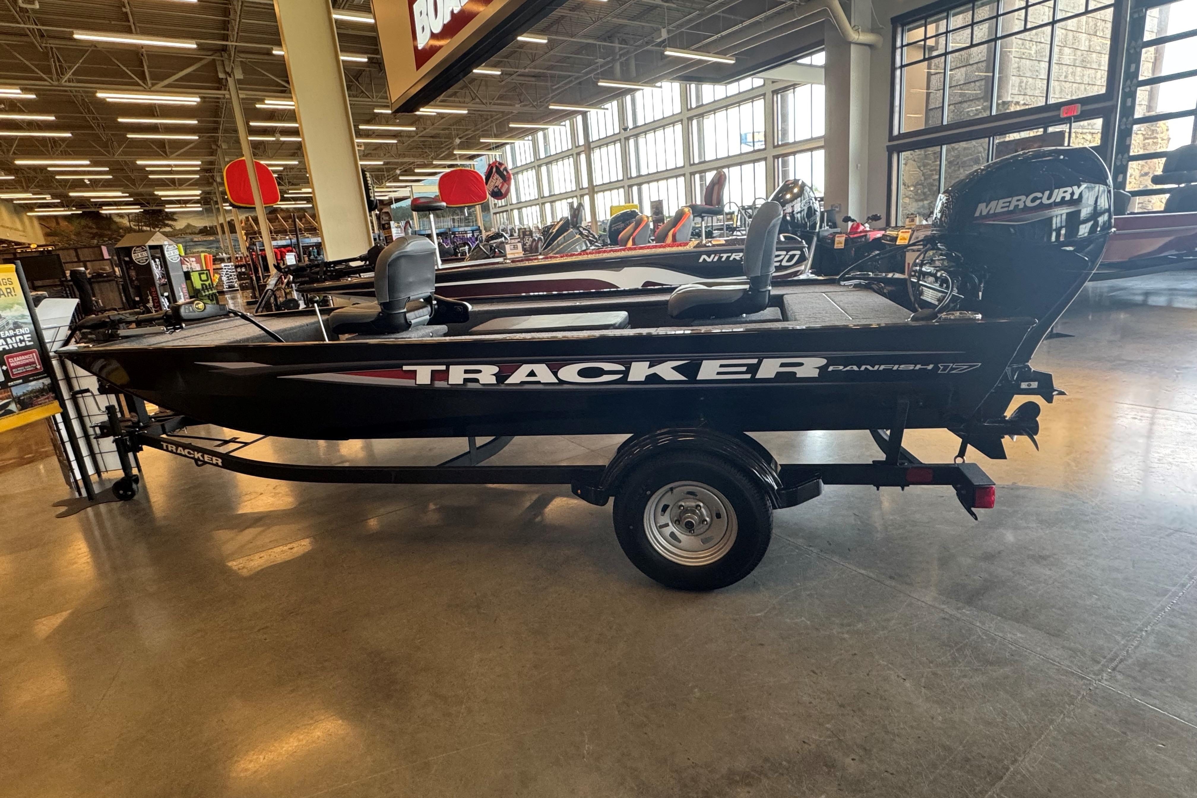 2025 TRACKER PANFISH 17 | Bass Pro Shops